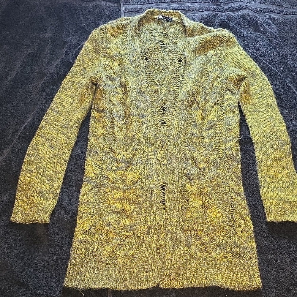 Women's Yellow And Grat Knit Sweater